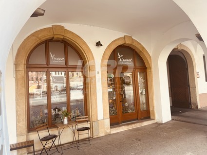 Prodej obchodu – bylinné lékárny - v historickém centru Hradce Králové - Fotka 1