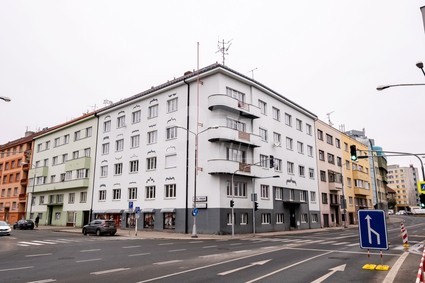 Pronájem luxusního půdního atelieru 2+kk v Hradci Králové - Fotka 13