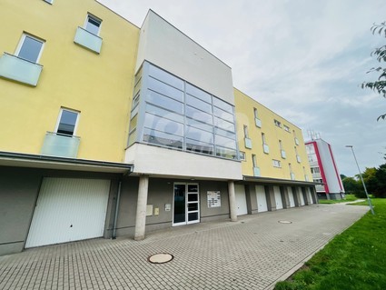Pronájem bytu 1+kk s prostorným balkonem v Lázních Bohdaneč - Fotka 9