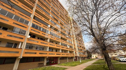 Prostorný byt 3+1 v Hradci Králové nedaleko centra města - Fotka 1