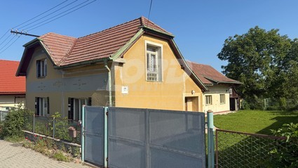 Prodej rodinného domu s krásným pozemkem - Podmoky u Městce Králové - Fotka 1